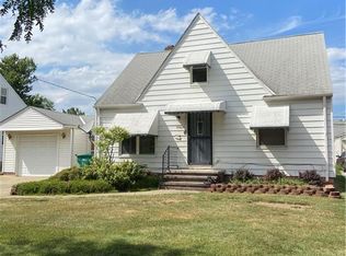 15607 Rockside Rd, Maple Heights, OH 44137