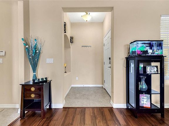 2nd image of 1417 Priory Cir