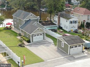 512 Riverside Dr, Pasadena, MD 21122