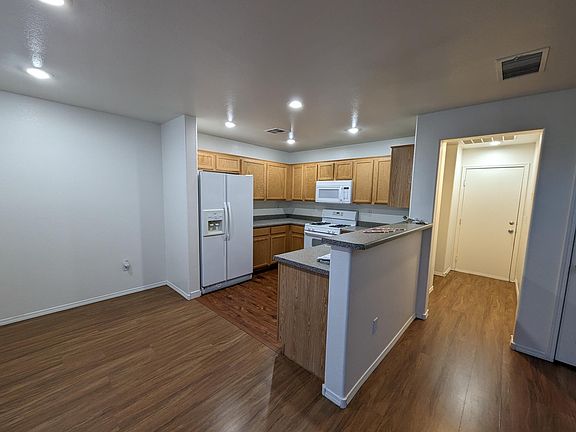 4th image of 8184 Amphora St