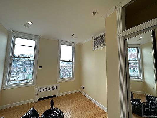 2nd image of 10116 125th St #2