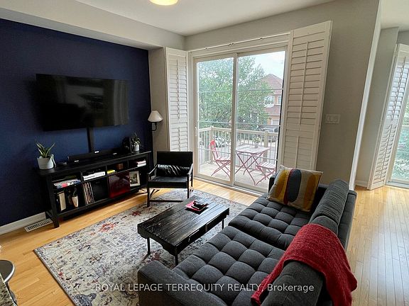 5th image of 165 Hampshire Way #152