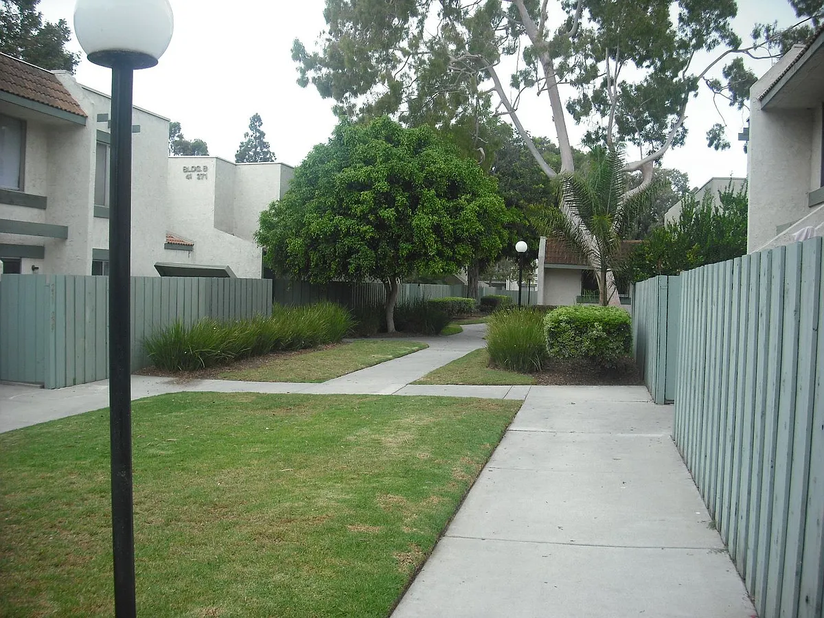 Building Photo - 207 W Channel Islands Blvd