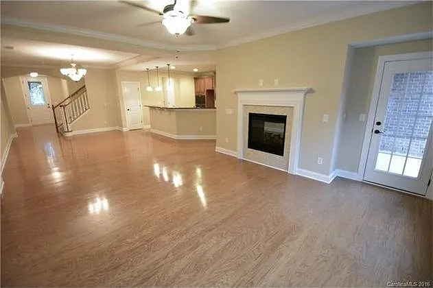 16434 Hawfield Woods Ln — Photo 5