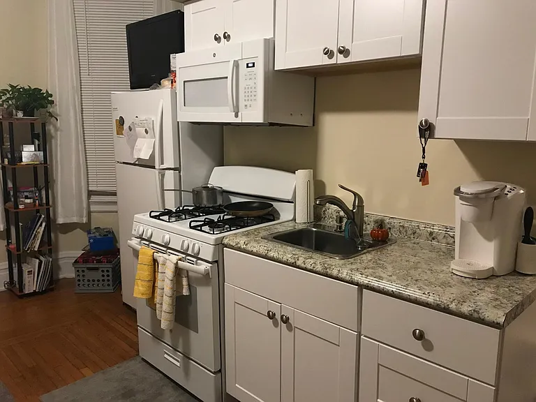 255 Hosea Ave #4 — Photo 3