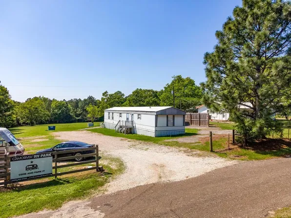361 Townsend St, Zavalla, TX 75980