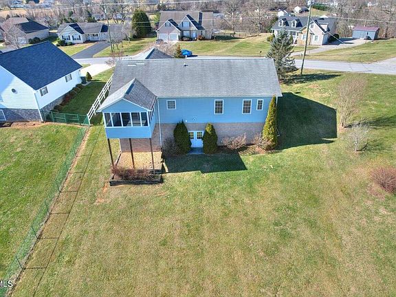 4th image of 241 Alfalfa Ln