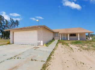 2555 W Avenue M4, Palmdale, CA 93551
