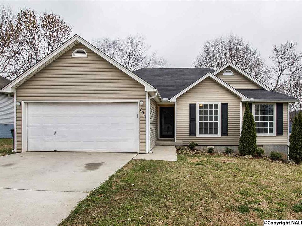 1st image of 104 River Oaks Dr