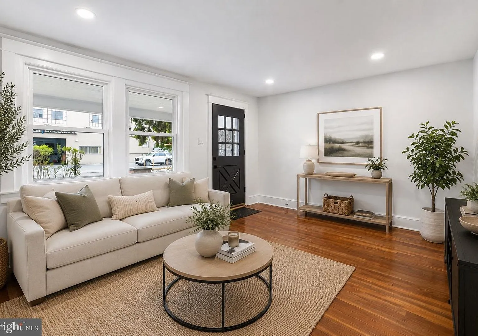 4 Bed/2.5 Bath Single Family Home| Wayne — Photo 4