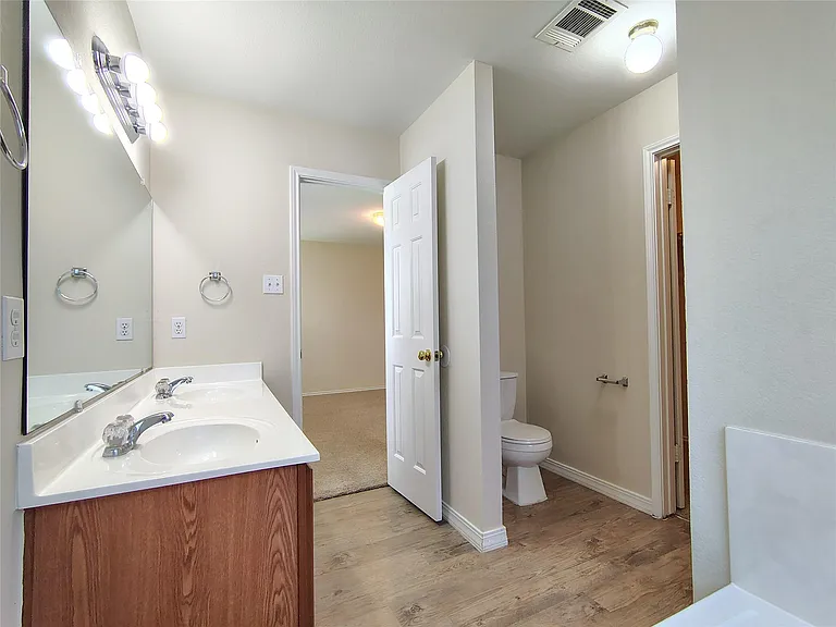 100 Steven St — Photo 16