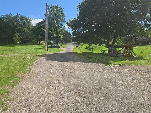 4th image of 2699 Forest Ave