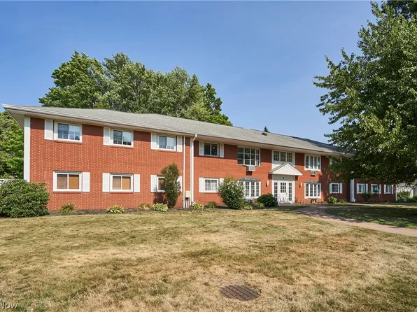 2 Meadowlawn Dr Unit 4, Mentor, OH 44060