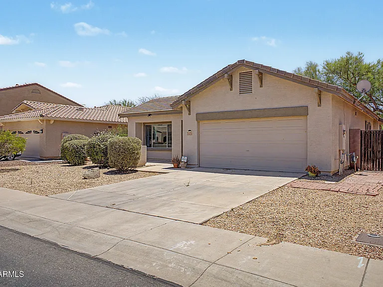 13271 W Clarendon Ave — Photo 3