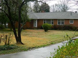 6608 Elmwood Cir, Charlotte, NC 28214