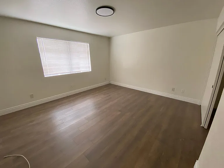 11852 Ivy Ave — Photo 8