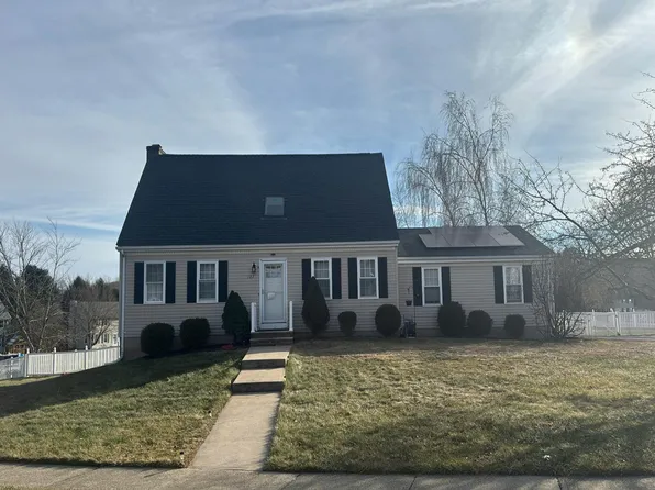 122 Baldwin Dr, Middletown, CT 06457