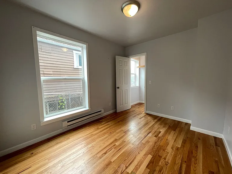 311 Aloha St, Seattle, WA 98109 — Photo 10
