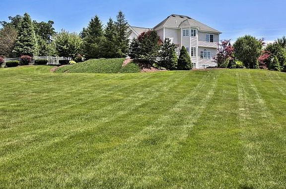 4th image of 46 Tanglewood Dr