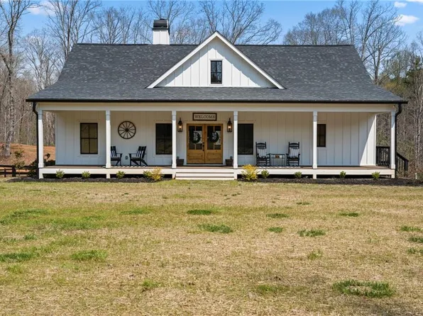 211 Cowart Rd, Dawsonville, GA 30534