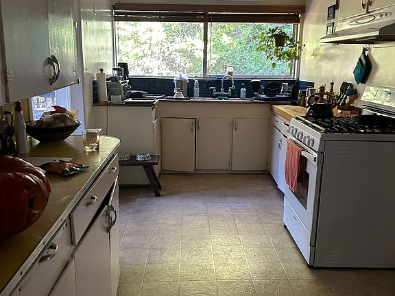 5th image of 4135 Mountain View Ave