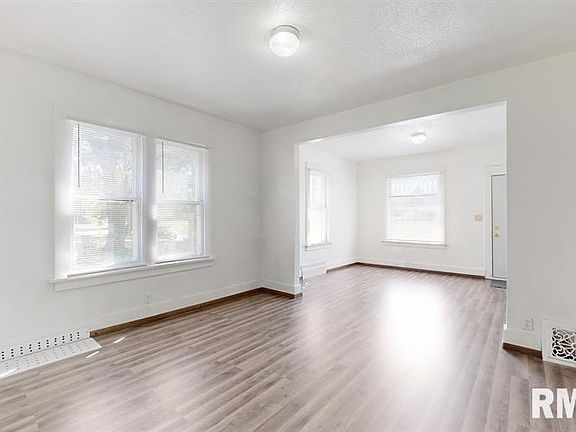5th image of 921 12th Ave