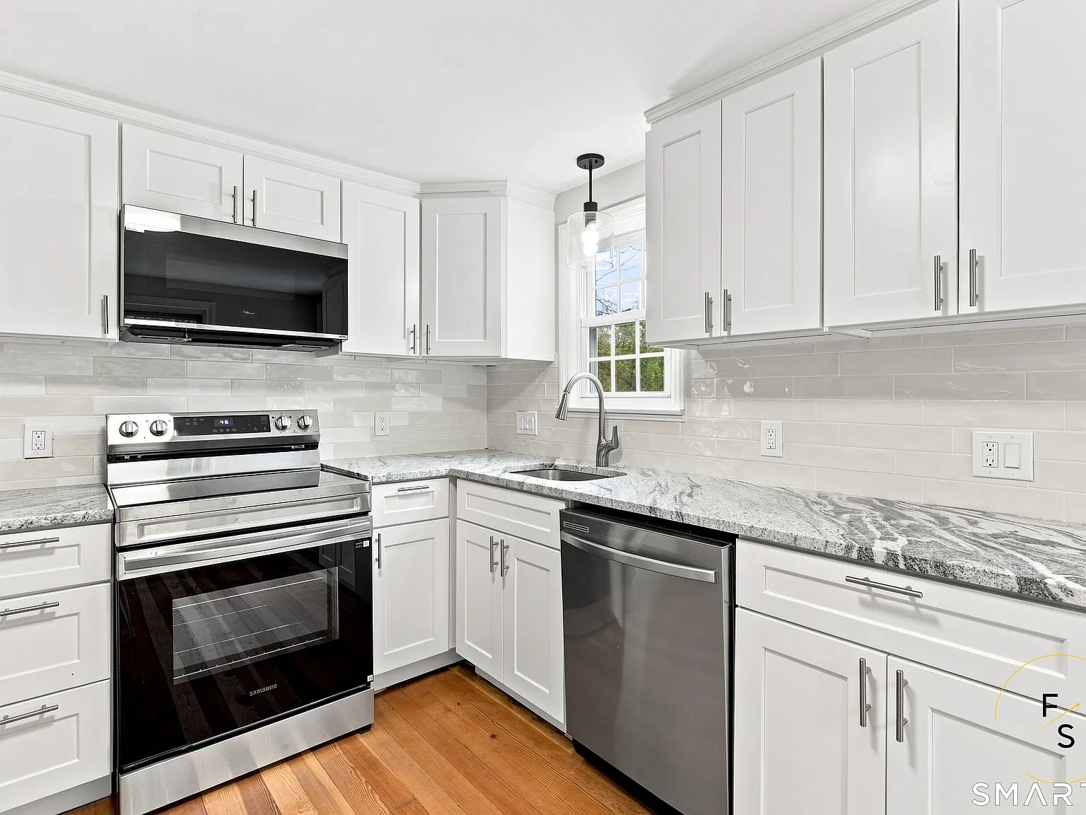 2 bed, 1.0 bath, 720 sqft, $2,800 — Photo 3