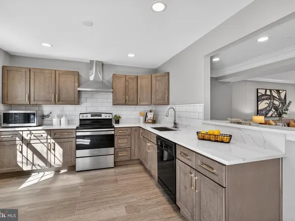 9623 Scotch Haven Dr, Vienna, VA 22181