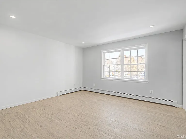25 Clinton St — Photo 19