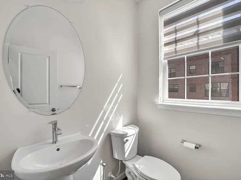 620 Halsey Way — Photo 10
