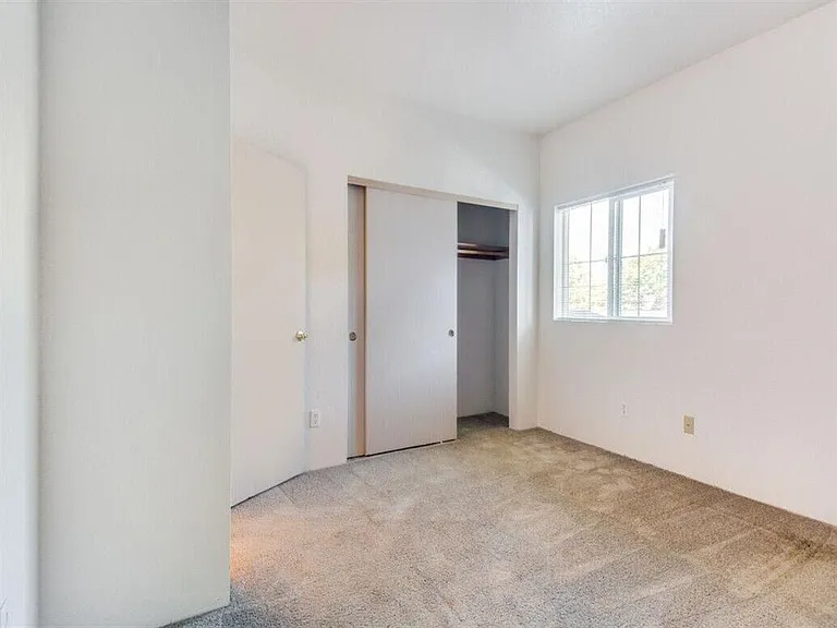 Chelsey Lane Apartments — Photo 12