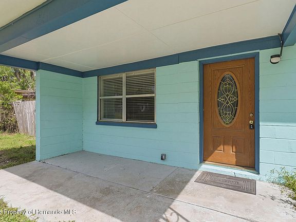 2nd image of 27 Croom Rd