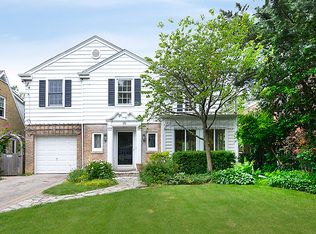 82 Warwick Rd, Winnetka, IL 60093