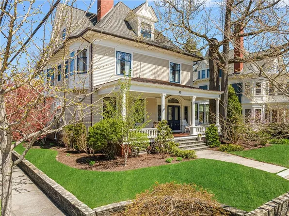 40 Oriole Ave, Providence, RI 02906