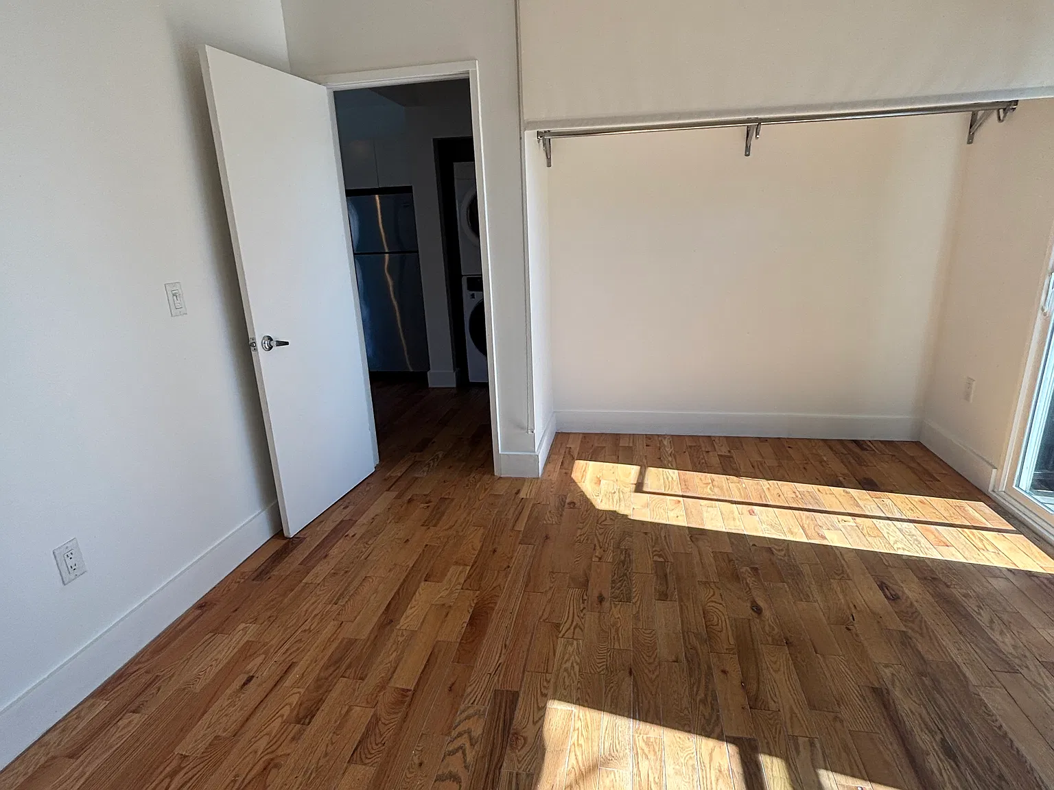 1 bed, 530 sqft, $2,200 — Photo 3