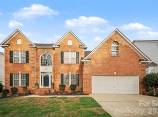 15548 Donnington Dr, Charlotte, NC 28277