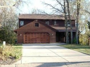 650 Hillwood Ct, Saint Paul, MN 55119