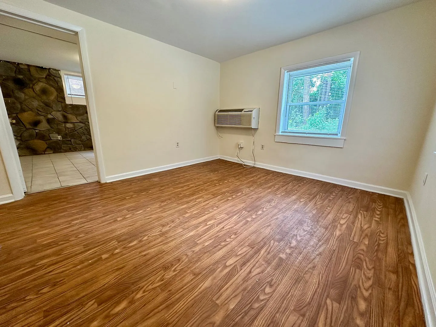 Affordable 2 Bedroom/1 Bathroom Near Southern Village! — Photo 3