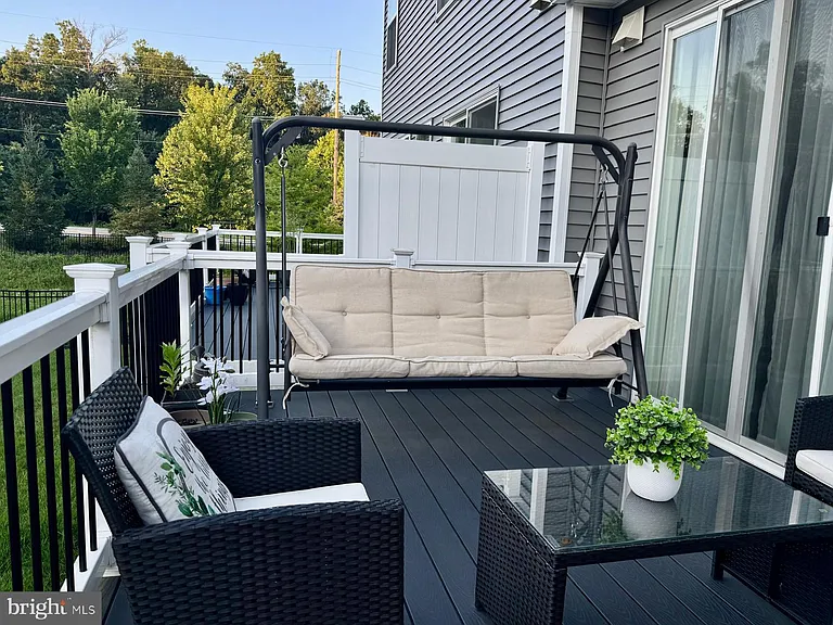 607 Mockernut Ct — Photo 13