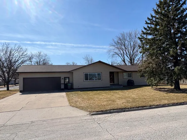 1724 H Ave, Nevada, IA 50201