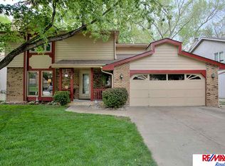 3722 Lynnwood Dr, Bellevue, NE 68123