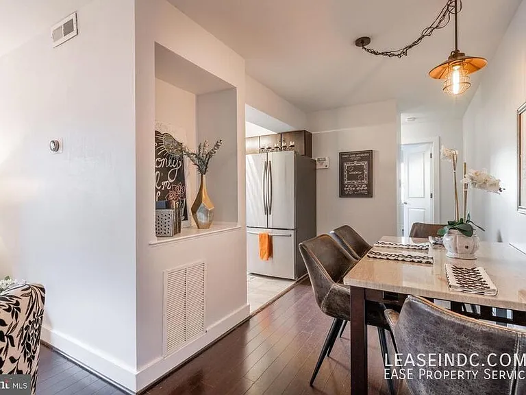 907 Euclid St NW #102 — Photo 8