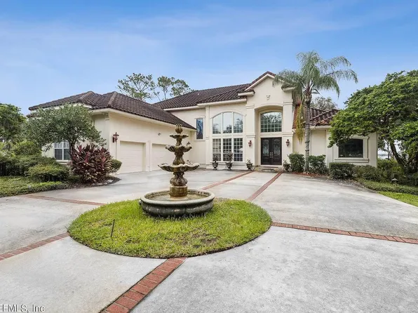 226 Saint Johns Dr, Palatka, FL 32177