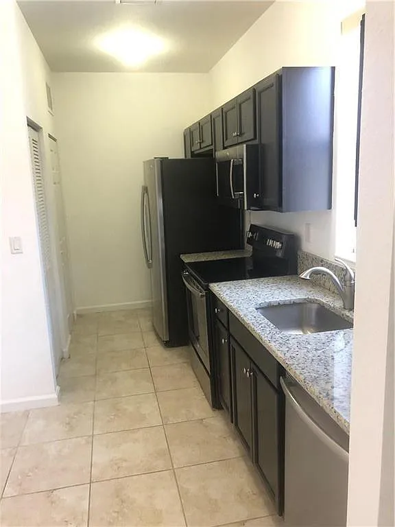 Studio, 1.0 bath, 475 sqft, $1,575 — Photo 4