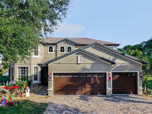 2nd image of 2553 Carnation Ct