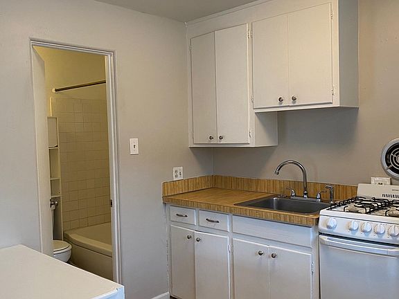 4th image of 2456 S York St APT 4