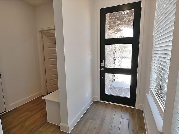 5th image of 2819 Orange Leaf Dr