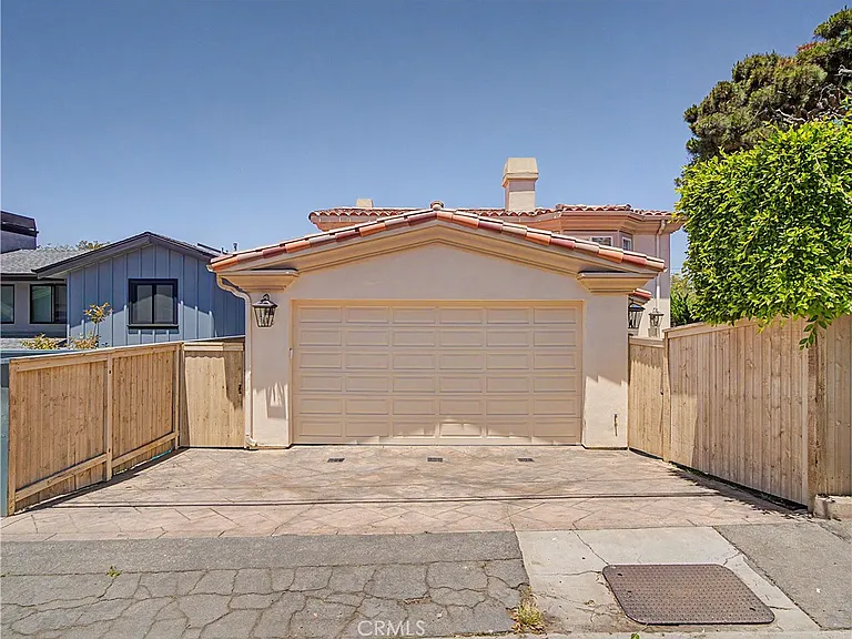 620 35th St — Photo 30