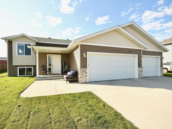 2307 Nature Ln, Hawley, MN 56549