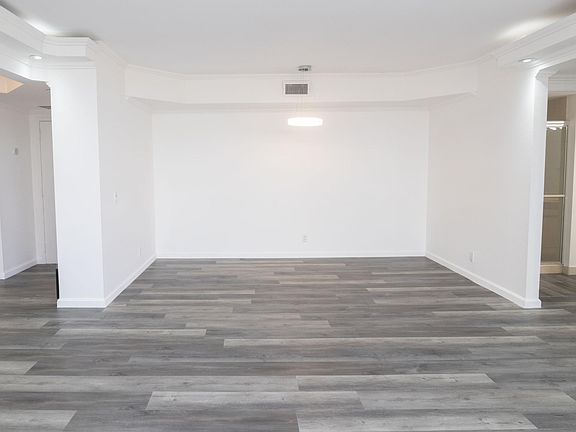 5th image of 3610 Yacht Club Dr APT 611